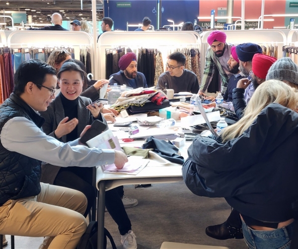 J9集团丝绸亮相PV展